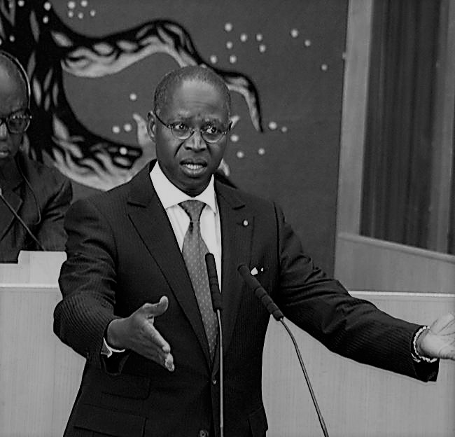 Boun Abdallah bras ecartés