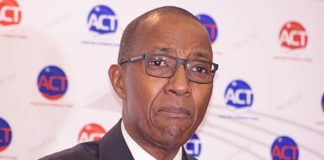 Abdoul Mbaye demande de « laisser leur honneur à ceux qui perdent » (Tribune)