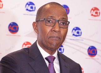 Abdoul Mbaye demande de « laisser leur honneur à ceux qui perdent » (Tribune)