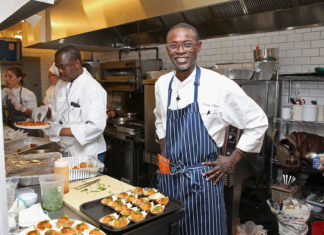 Interview – Comment le chef Pierre Thiam a appris la cuisine sénégalaise…à New York