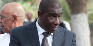 Le ministre de l’Éducation nationale Talla tance et menace Jeanne d’Arc. Mais a-t-il les moyens de contrainte ? (communiqué)