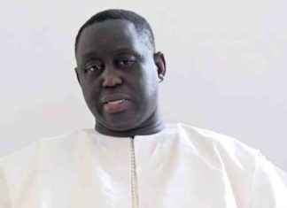 Alors que le président Macky Sall devrait démettre leur patron, le personnel de la Caisse des dépôts et Consignations soutient « Monsieur Frère »