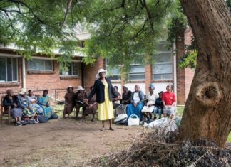 Au Zimbabwé, des grands-mères bénévoles pour pallier le manque de psychiatres