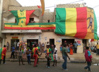 Jour J : les rues de Dakar pavoisées tricolore : Vert, Or et Rouge