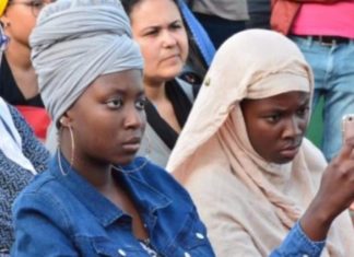 La patronne de presse Oumou Wane défend l’institution Ste Jeanne d’Arc et son interdiction du voile (Tribune)