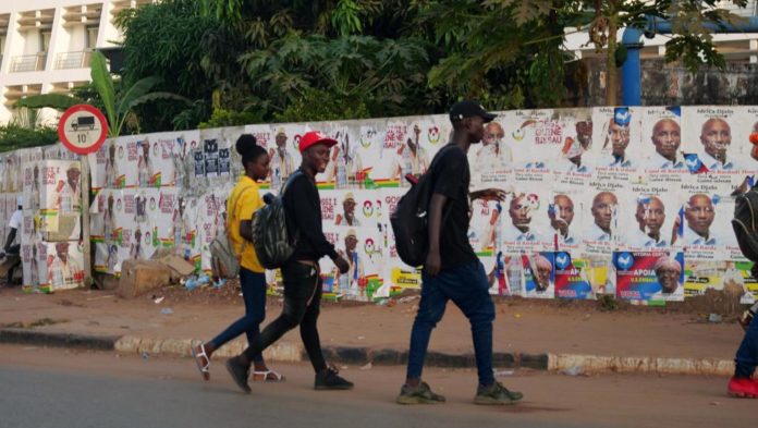 2019-11-21t232838z_1226695779_rc2zfd9m369d_rtrmadp_3_bissau-election_1_0