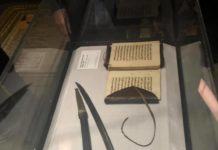 Biens coloniaux volés : le sabre d’Oumar Foutiyou Tall restitué par Paris