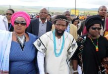 Ramaphosa libère 14 000 prisonniers, dont le roi des Thembu