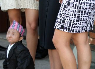 Mort à 27 ans au Népal de l’homme le plus petit du monde