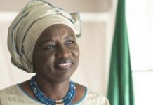 Femme Présidente : Mimi Touré veut « briser le plafond de verre » sans que Macky Sall ne brise son rêve