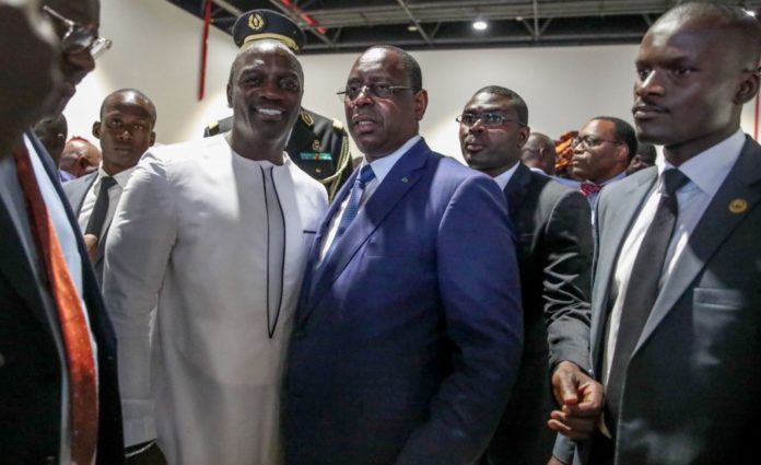 macky_sall-akon-03-45-2019_08_45_31