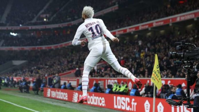 neymar-celebre-un-de-ses-buts-lors-de-losc-psg_272658