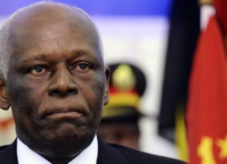 L’ancien président Dos Santos défend son fils, accusé de détournement, par écrit