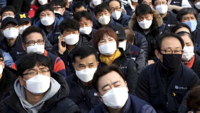 People with masks in China