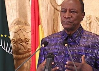 « Guinée Condé crit » : Alpha-opposant historique hier, homme-et-gars-président critiqué aujourd’hui (Vidéo)