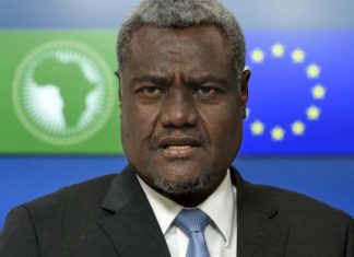 Le président de la Commission de l’Union africaine contre les cris-tics « covidés » de Trump sur l’Oms