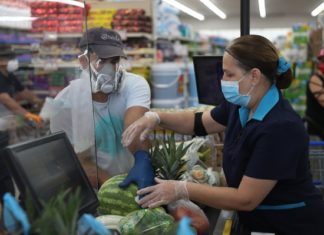 Plus virulent que le Coronavirus : à 62 ans, il menace de tirer sur les gens sans masque en Floride (Usa)