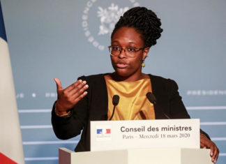 Coronacrise : Comment Sibeth Ndiaye prouve qu’on a le droit d’être ministre française porte-parole noire…et nulle