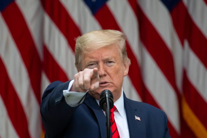 1590803410_twitter-a-gifle-une-etiquette-glorifying-violence-sur-un-tweet-de-trump-qui-a-menace-les-manifestants-de-george-floyd-a-minneapolis-de-se-faire-tirer-dessus