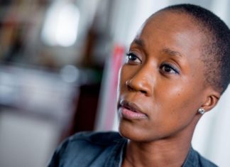 La chanteuse franco-malienne Rokia Traoré s’enfuit au Mali, violant la loi française