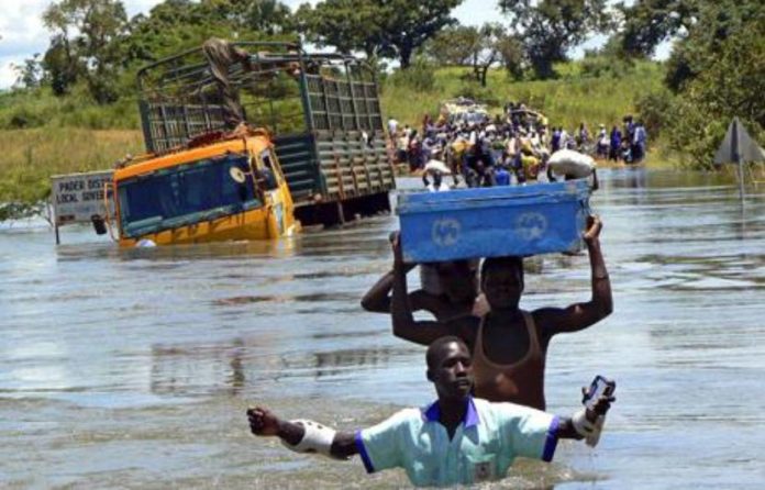 830x532_ouganda-inondations-contraignent-habitants-exil