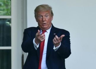 « Donald Trump est un parfait crétin » (candidat démocrate à la Maison-Blanche)