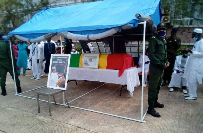 morykante-funeraille1_5ecd01bd84157