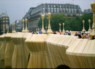 Mort du plasticien Christo à 84 ans; en 1985, il avait emballé le Pont-Neuf de Paris