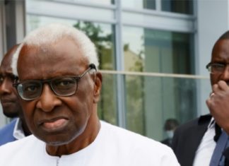 « Monsieur le juge, ne faites pas de Lamine Diack un bouc émissaire! » (Avocat)