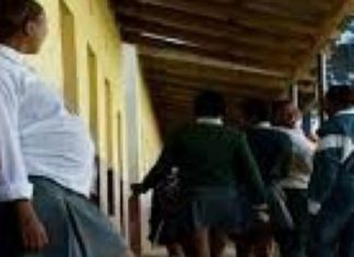 Ardeurs boostées au Kenya : des milliers de jeunes écolières enceintes pendant le confinement