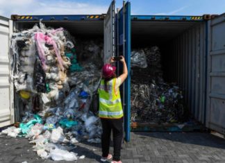 Déchets toxiques : Onze tonnes à destination du Sénégal interceptées