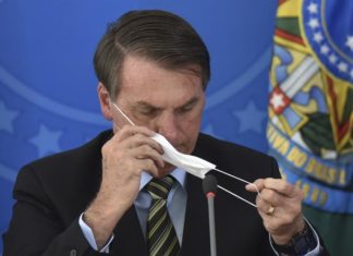 Brésil : Facebook supprime plusieurs comptes liés à Jair Bolsonaro pour leurs messages de désinformation