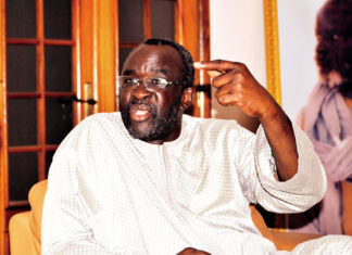 L’arrosé arroseur : Moustapha Cissé Lô exige des excuses publiques de Yakham Mbaye et Farba Ngom
