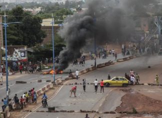 Le président IBK devient un « cas malin » au Mali : la nouvelle manifestation contre lui vire aux saccages et au sang