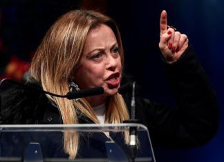 Lampedusa : quand la cheffette post-fasciste Giorgia Meloni a « le culot » de traiter les migrants d’individus « errant infectés »