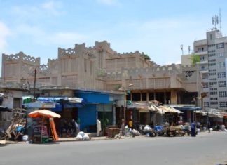 Marché Sandaga : les commerçants plient bagages avant la démolition