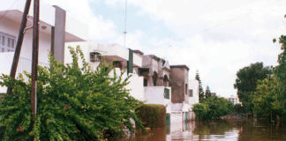 À Bambilor, la Cité Akys de Yérim Sow, de haut standing pourtant, patauge dans les eaux, les habitants furieux
