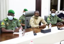 Visite « hospitalisée » au Mali: quand le chef des putschistes est au chevet de l’ex-président IBK victime d’un AVC