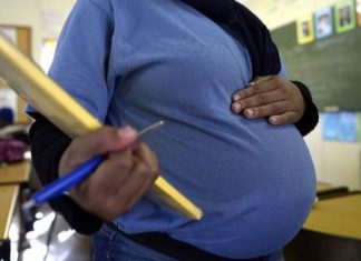 Elle accouche d’une fille en plein examen: Aissatou Diallo et bébé « prennent » le Bac avec mention