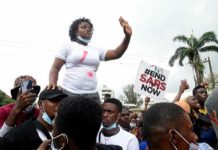 Malgré l’annonce du démantèlement de la Sars, la mobilisation contre les violences policières continuent au Nigeria