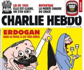 Ce mercredi, Charlie Hebdo caricature le président turc Erdogan en train de boire une bière et « dévoiler » un séant de femme; « racisme culturel! » tonne la Turquie