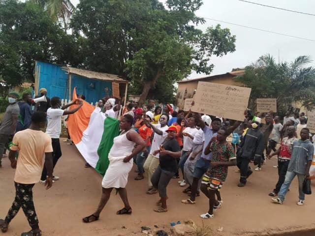 Marche-des-femmes-de-lopposition-à-Abengourou-1-1