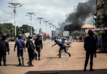 Guinée Condé crie dans une flambée de violences: entre Alpha « pré – résident » et « hommes et gars » opposants