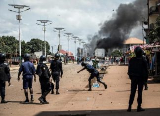 Guinée Condé crie dans une flambée de violences: entre Alpha « pré – résident » et « hommes et gars » opposants