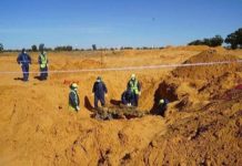 Découverte macabre en Libye : 17 corps exhumés de nouveaux charniers à Tarhoun