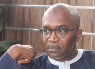 Le tartuffe ex-ministre Amadou Tidiane « Baba » Wone rend sa légion d’honneur française pour ne pas la partager avec le professeur égorgé Samuel Paty