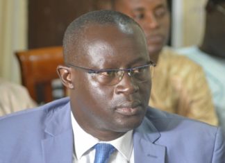 CAF : « Nous, Augustin Senghor » persiste à être candidat contre son bienfaiteur réhabilité Ahmad Augustin Senghor crache da,s la soupe de la CAF où il mange depuis 5 ans