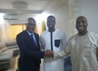 L’ex-directeur limogé de Dakar Dem Dikk en pourpalers politiques avec Sonko ?