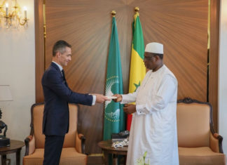 La démission de l’ambassadeur de France à Dakar réclamée par un ex-conseiller français de Wade