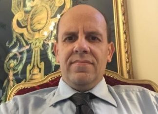 Tribune d’Emmanuel Desfourneaux, proche du PDS, il pronostique « la guerre des libéraux »